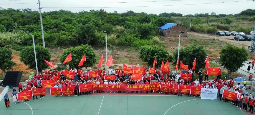 植樹添綠 | 偉業(yè)集團黨支部參與義務(wù)植樹活動，做生態(tài)文明實踐者